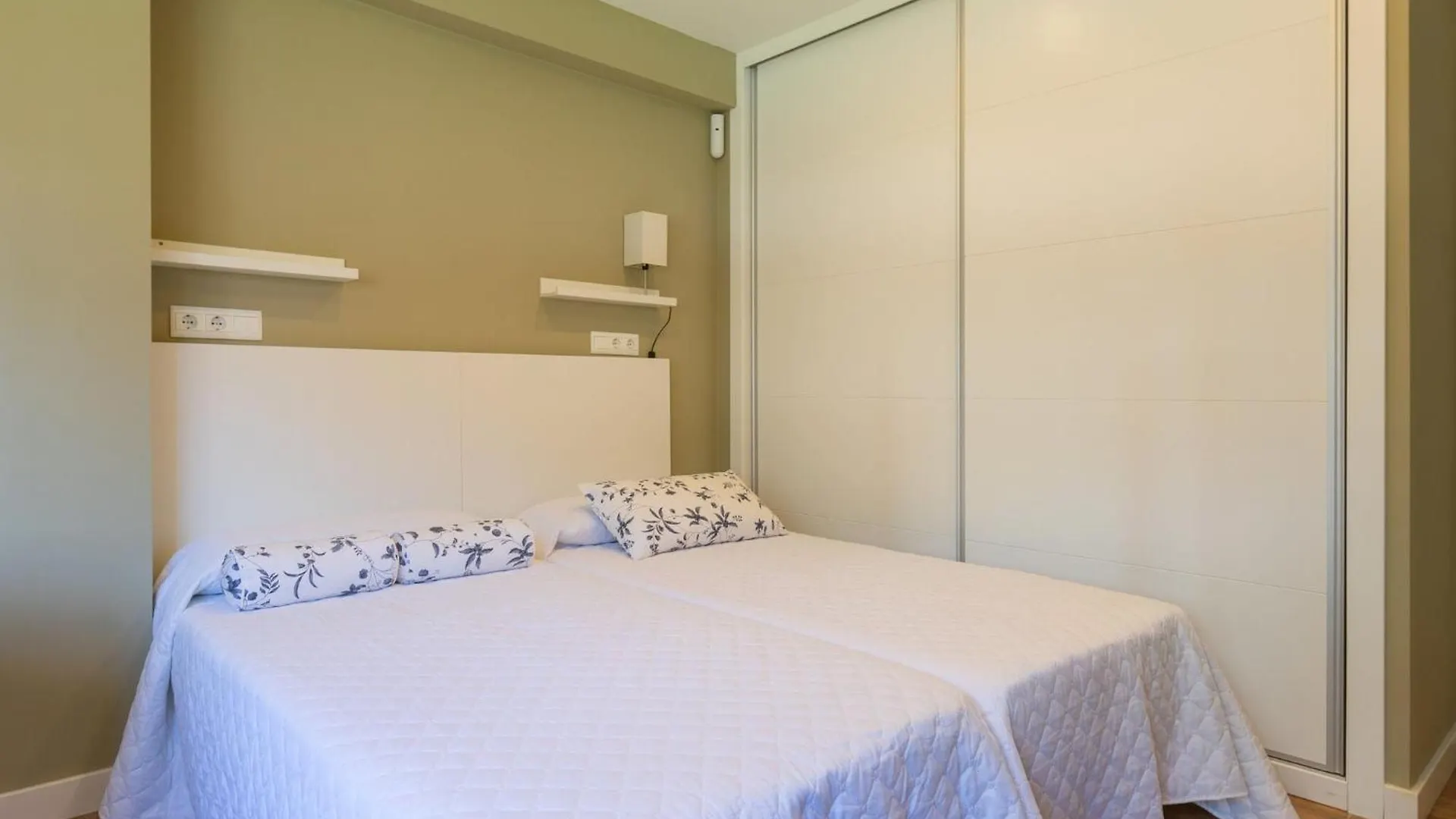La Playa - Apartment In Τορρεμολίνος 0*,  Ισπανία