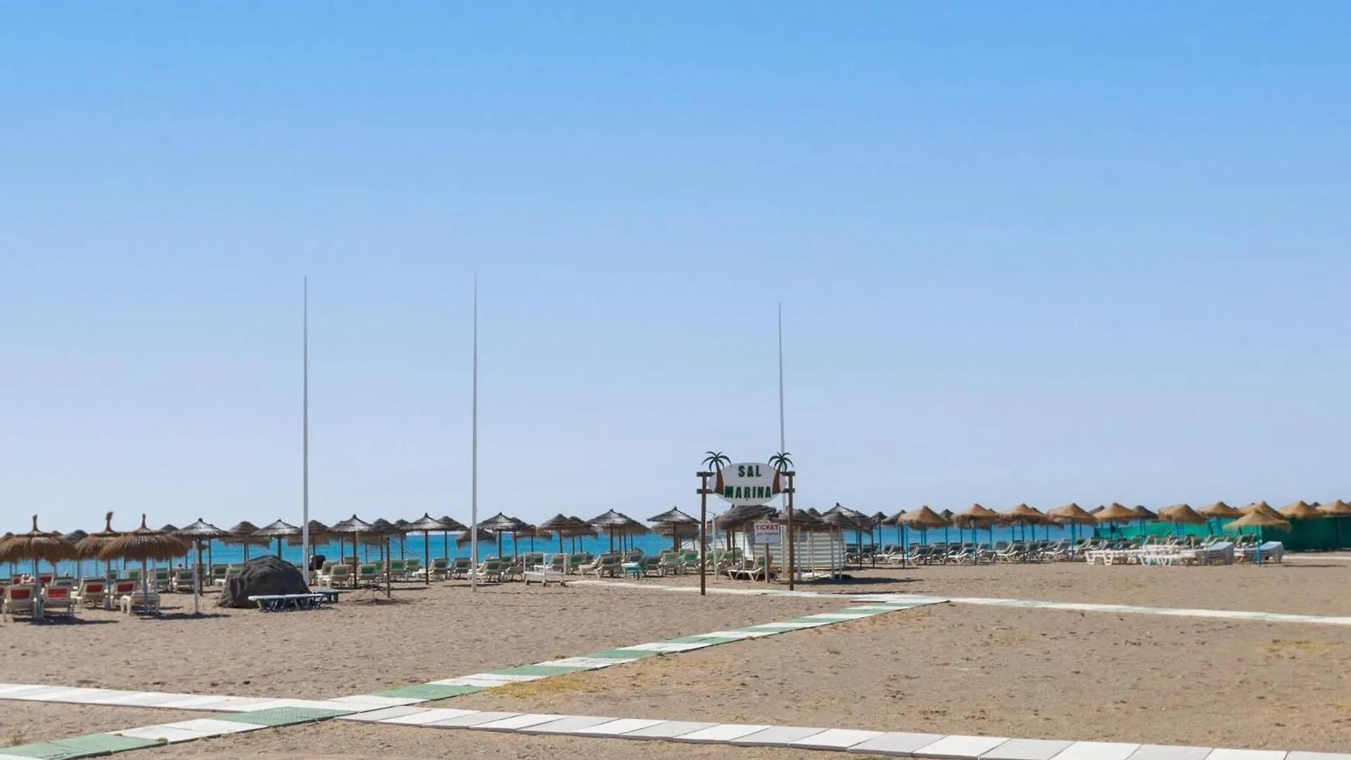 La Playa - Apartment In Τορρεμολίνος 0*,
