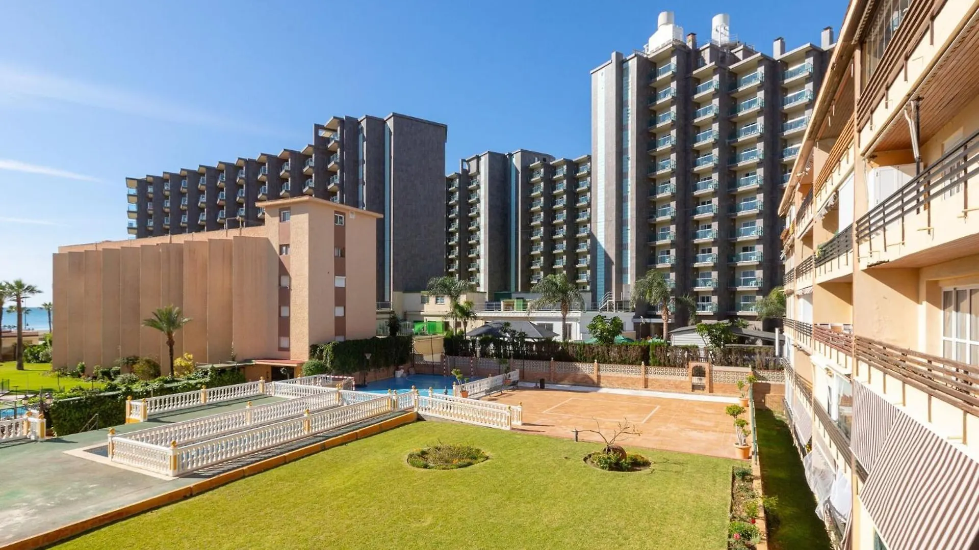 La Playa - Apartment In Τορρεμολίνος 0*,